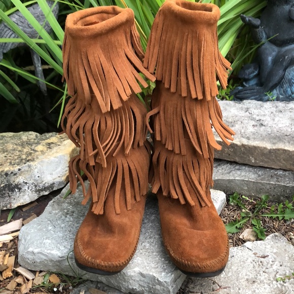 Minnetonka Three Layer Fringe Boot Style Moccasins-Sz 8-PullOn Style-Carmel - Picture 7 of 16